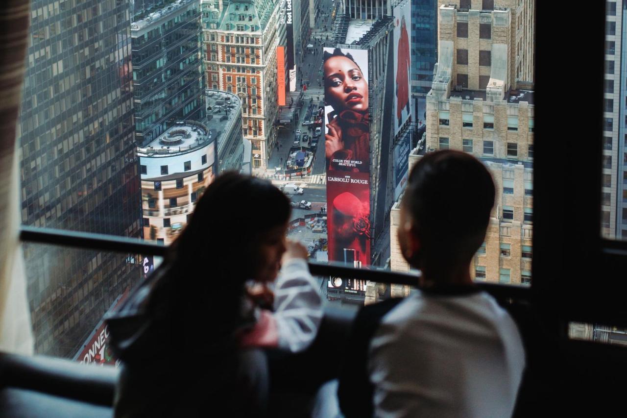 New York Marriott Marquis Hotel Exterior foto